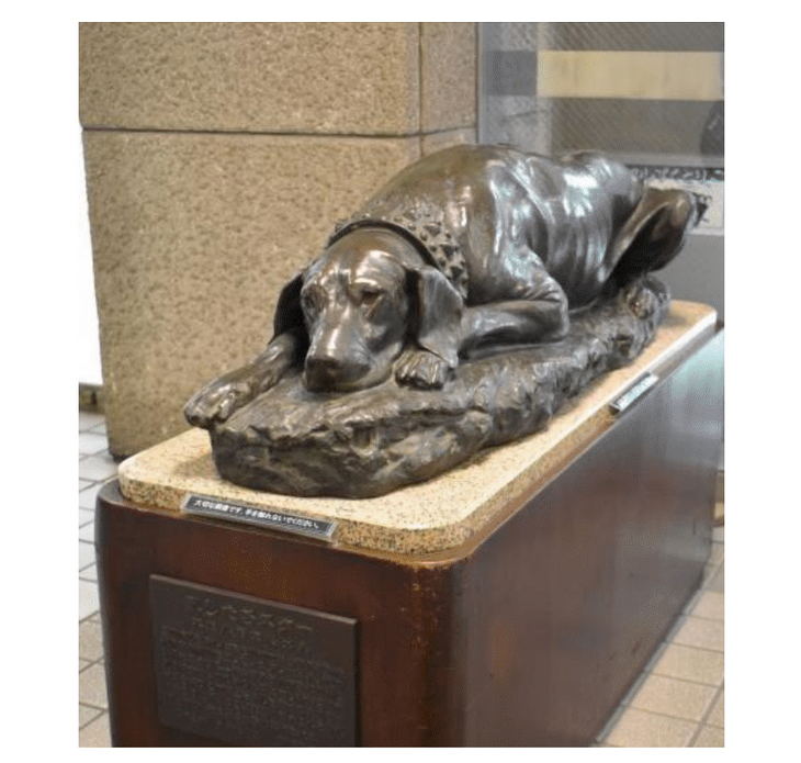 警察犬銅像
